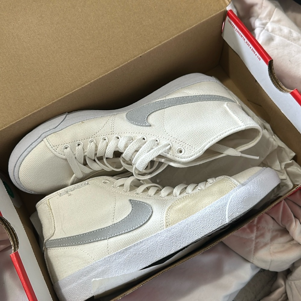 Women’s Nike air max excee
